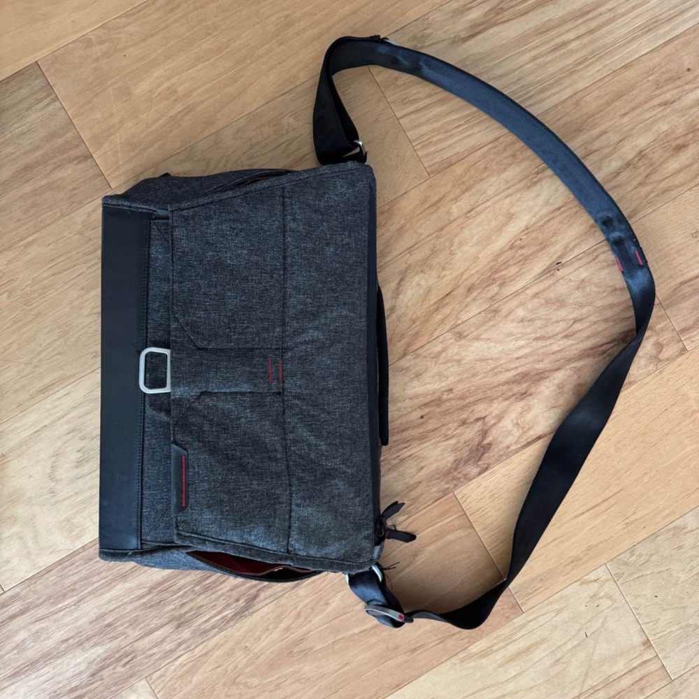Peak Design messenger bag 15